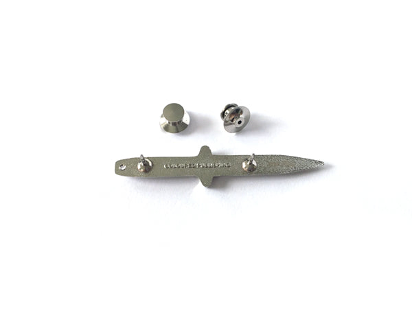 oversized_dagger_pin_back